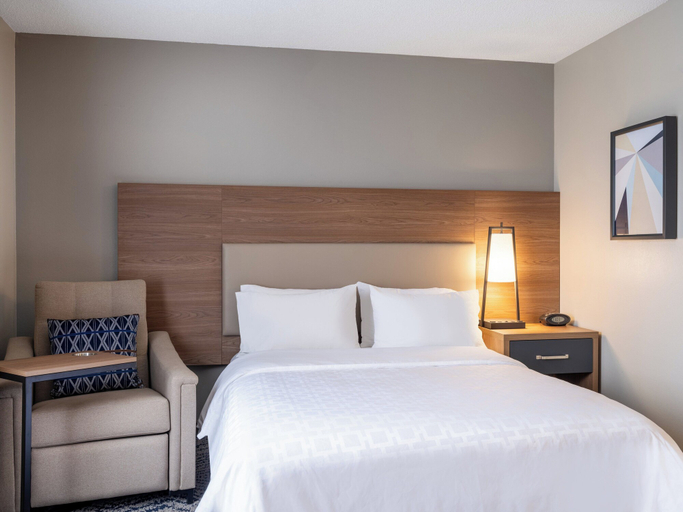 Bedroom 4, Candlewood Suites ROCKFORD, Winnebago