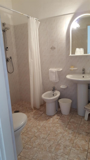 Bedroom 5, Hotel Al Sogno, Savona