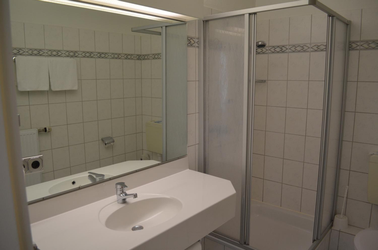 Bathroom 11