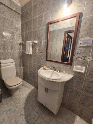 Bathroom 5, Hotel Carmen, Cercado