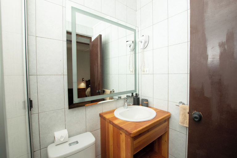 Bathroom 4, Casa Lickana B&B, El Loa