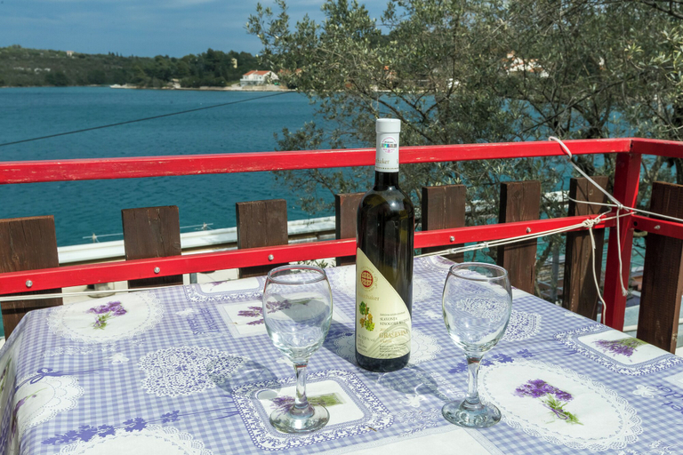 Food & Drinks 3, Pansion Alen-Dugi otok, Sali