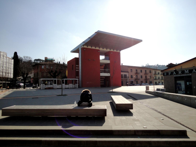 The Flat 233, Florence