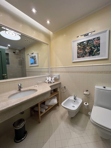 Bathroom 5, Romantik Hotel Relais Mirabella Iseo, Brescia