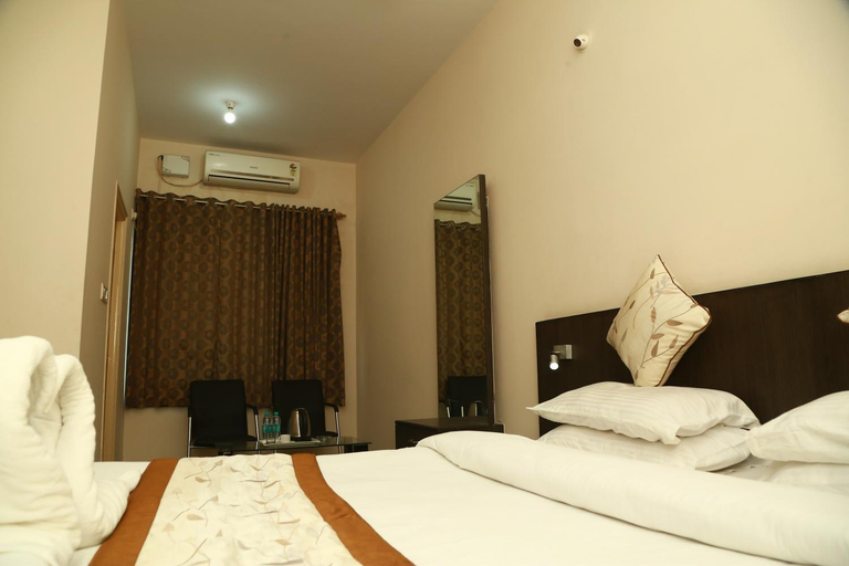 Others 5, Soundarya Hotel, Bangalore