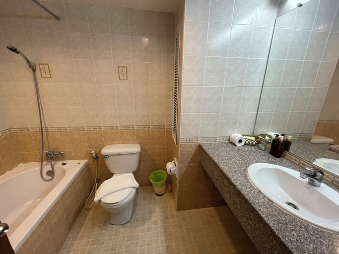 Bathroom 3, Jomtien Beach Residence, Pattaya