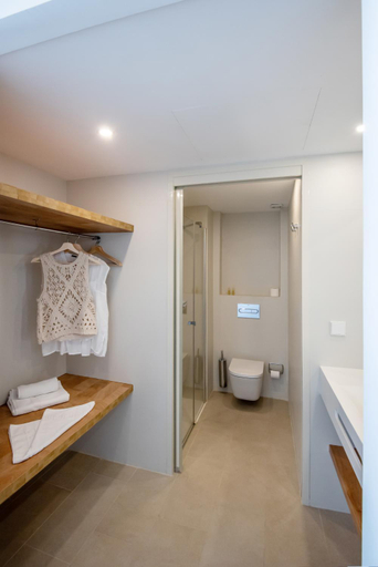 Bathroom 4, Apartamentos Es Pujols - Emar Hotels, Baleares