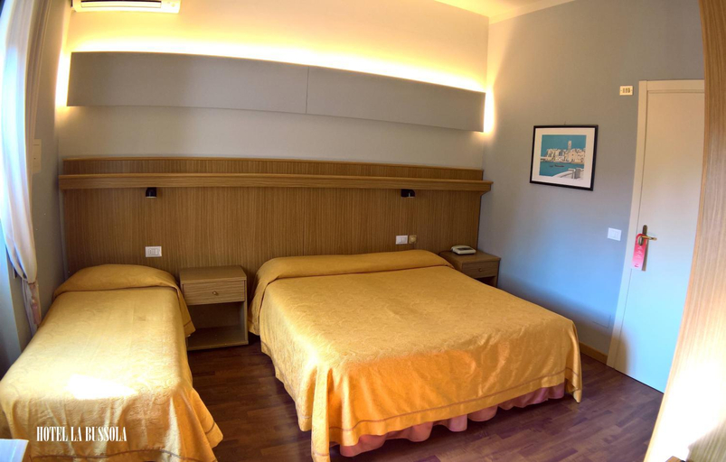 Bedroom 3, Hotel La Bussola, Brescia