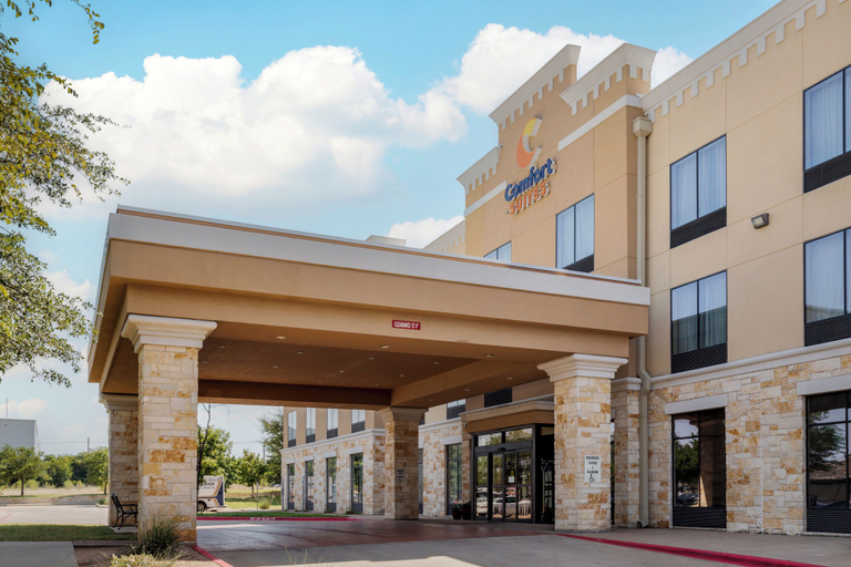 Exterior & Views 2, Comfort Suites Pflugerville - Austin North, Travis