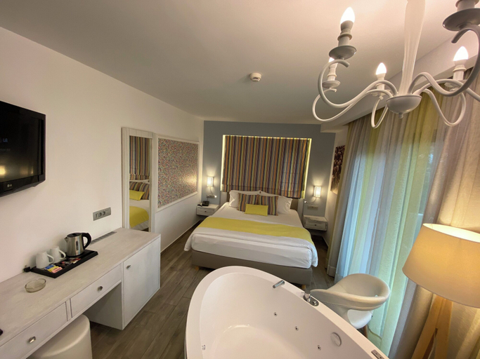 Bedroom 4, Sentido Kyknos Beach Adults Only - All inclusive, Crete