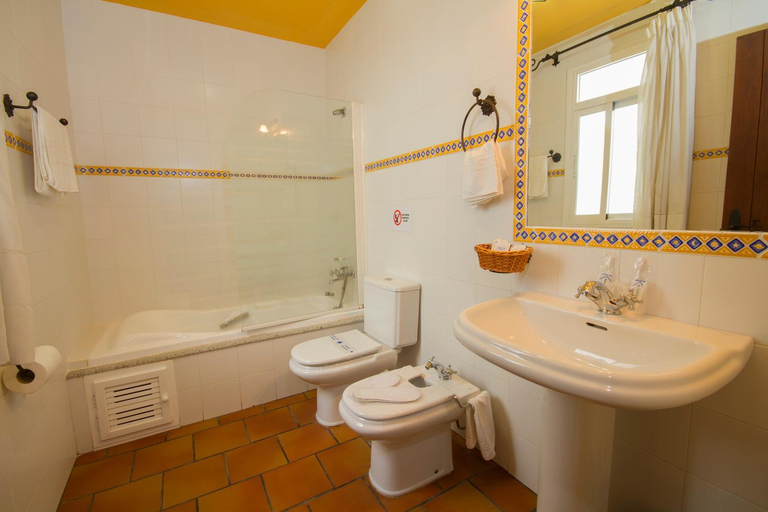 Bathroom 4, Hotel El Tabanco, Cádiz