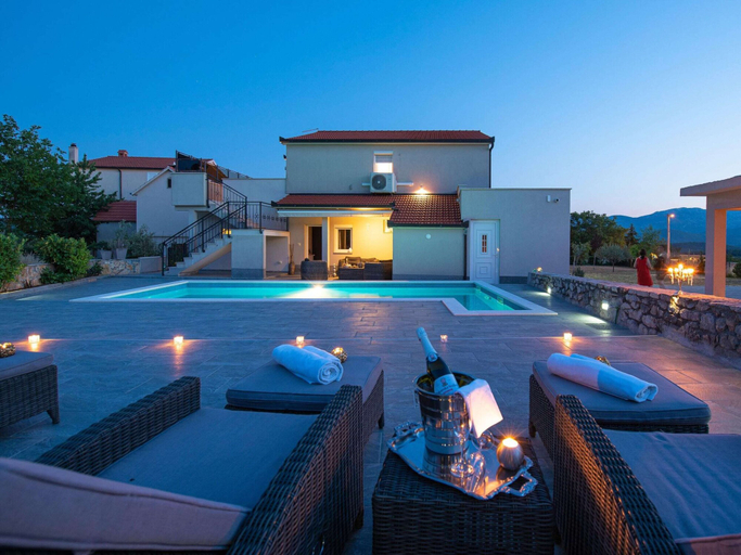 Sport & Beauty 1, Villa in Ugljane With Private Pool, Trilj