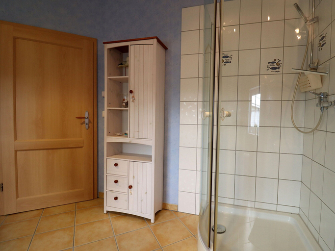 Bathroom 4, Bright Retreat in Wendelstorf, Rostock