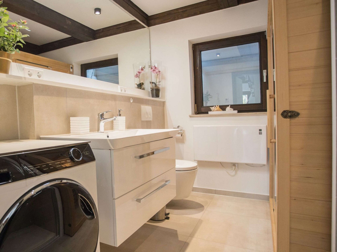 Bathroom 2, Modern Ferienhaus Nahe von Winterberg mit Garten, Hochsauerlandkreis