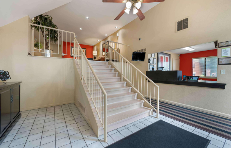 Public Area 2, Studio 6 Extended Stay Fairfield, OH - Cincinnati, Butler