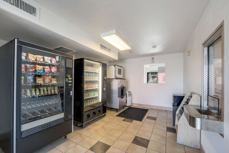 Food & Drinks 4, Motel6 Winnemucca, NV, Humboldt