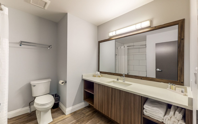 Bathroom 4, Park Inn by Radisson Osoyoos, Okanagan-Similkameen