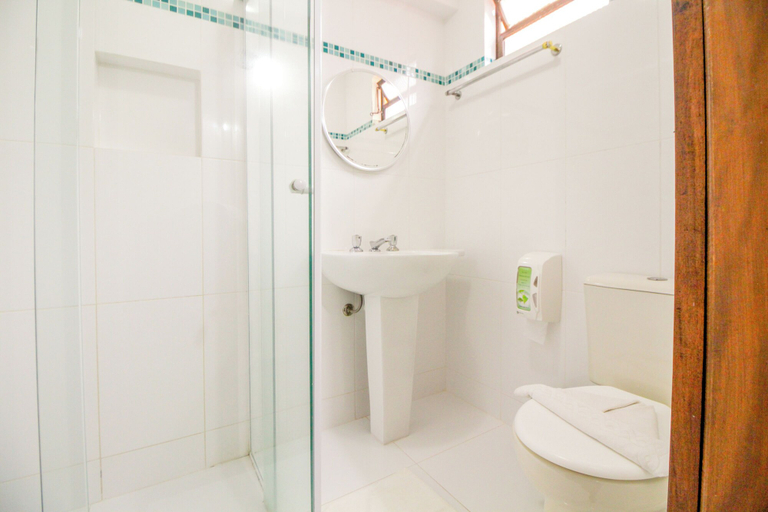 Bathroom 4, Hotel Ninho do Falcão, Camanducaia