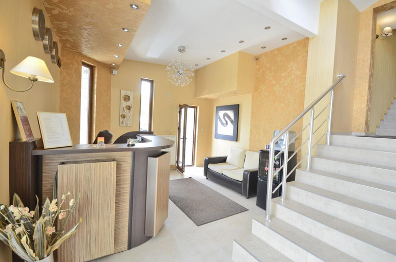 Public Area, Eleganza Family Hotel - Free Parking, Stolichna