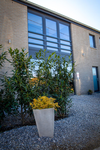Exterior 12