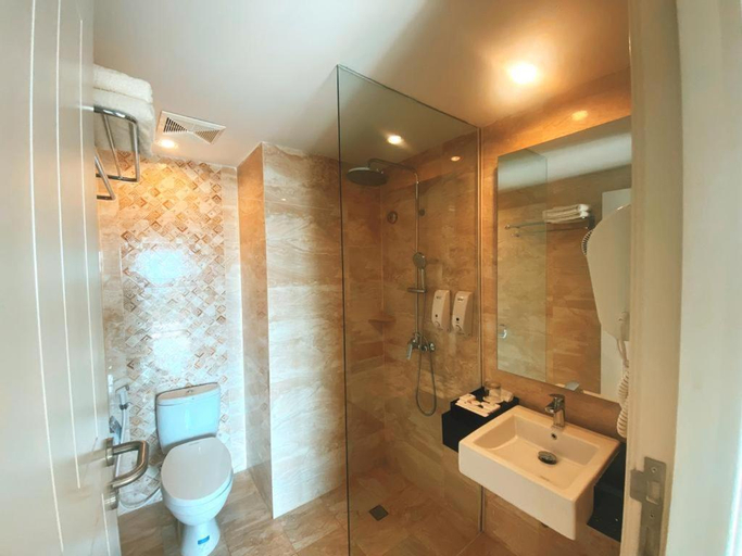 Bathroom 19