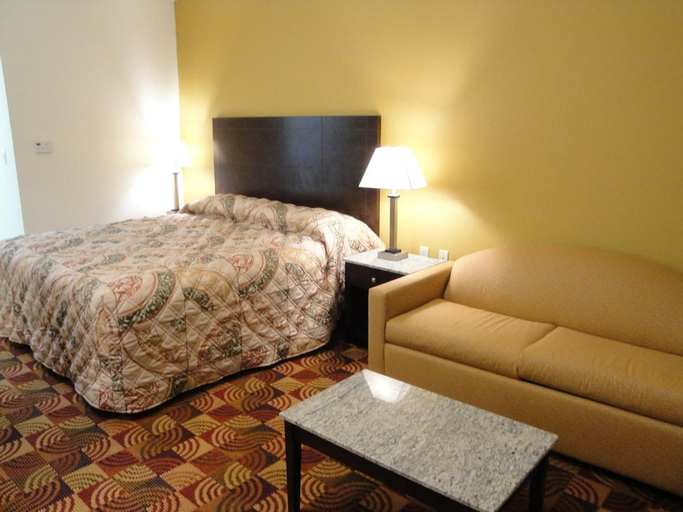 Bedroom 2, Sands Inn And Kitchen Suites, Woodward