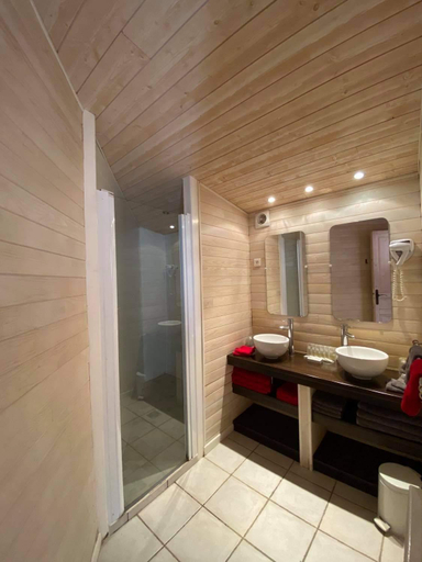 Bathroom 3, Hotel Mas des Lys, Bouches-du-Rhône
