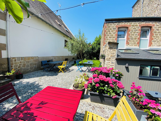 Exterior & Views 2, Hôtel Saint-Michel, Ille-et-Vilaine