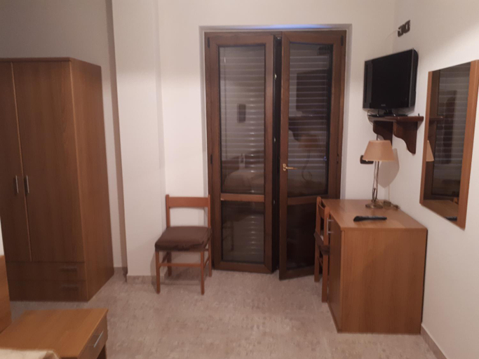 Bedroom 3, Hotel Edelweiss, Cosenza