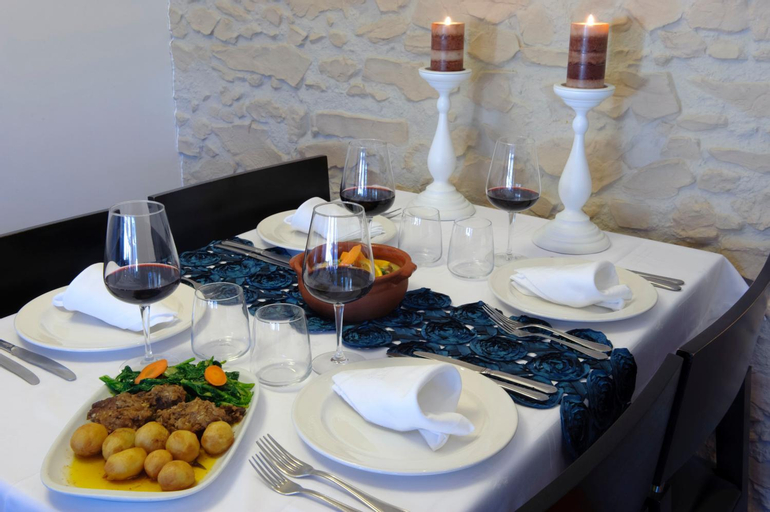 Food & Drinks 30