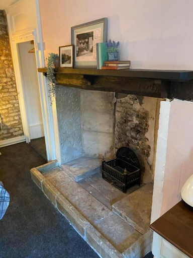 Others 5, Bear Inn, Gloucestershire