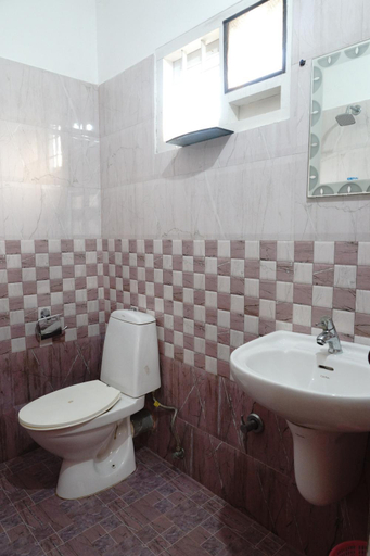 Bathroom 3, Niya Nest Homestay, Ernakulam