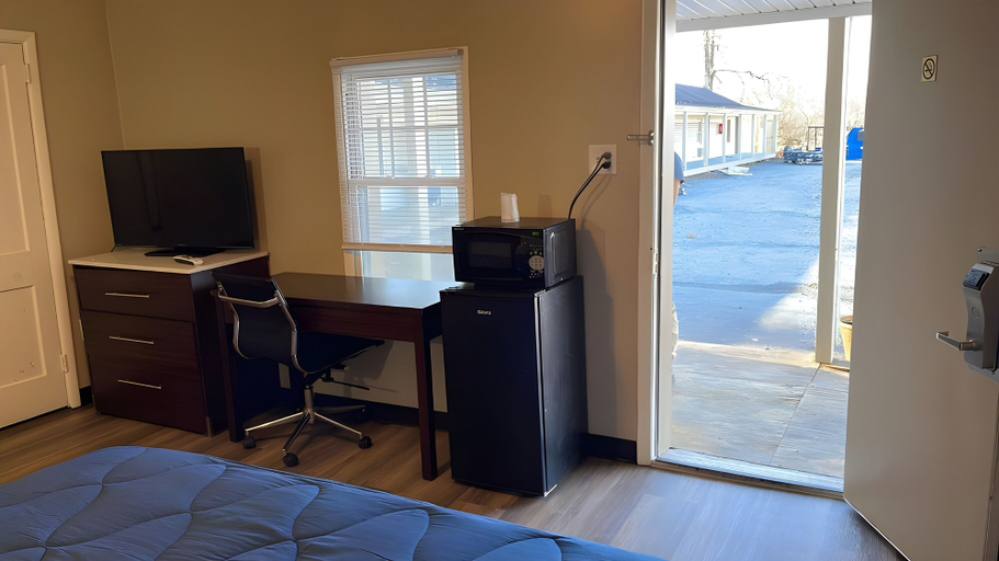 Bedroom 4, Scottish Inns - Middletown, Dauphin