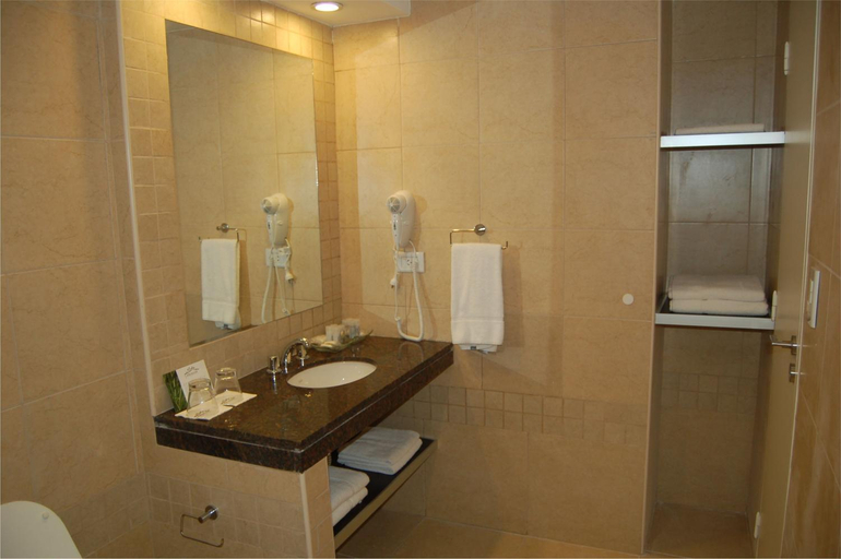 Bathroom 3, Hotel de la Cite, Rosario