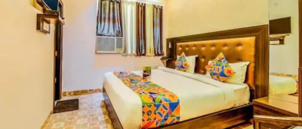 Bedroom 1, Goroomgo Rajput Charbagh Lucknow, Lucknow