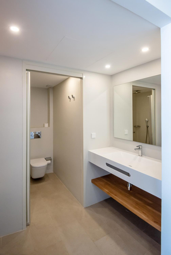 Bathroom 4, Apartamentos Es Pujols - Emar Hotels, Baleares