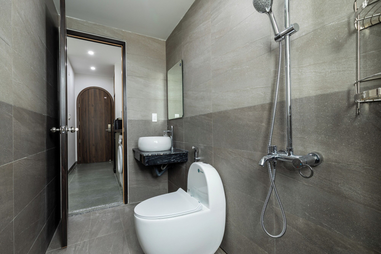 Bathroom 4, Saluton Apartment, Da Nang