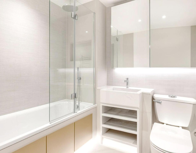 Bathroom 3, Amazing Place by Liverpool St Station, London