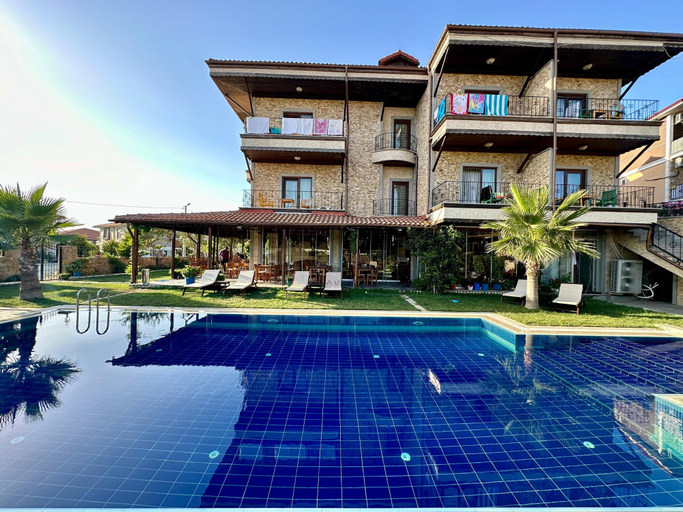 Exterior & Views 2, Kuzey Park Hotel Arc en Ciel, Gökçeada
