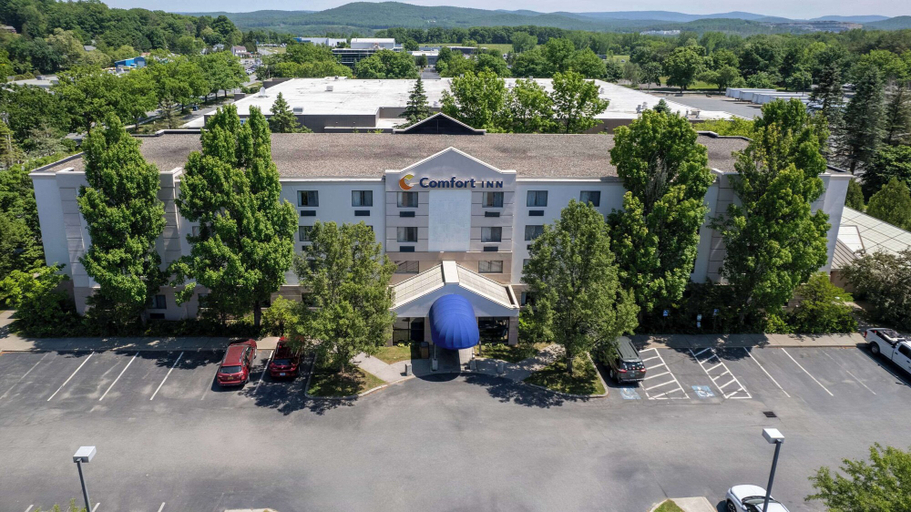 Exterior & Views 2, Comfort Inn White River Junction, Windsor