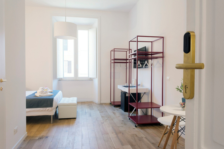Bedroom 5, Suite Cardinale, Rome