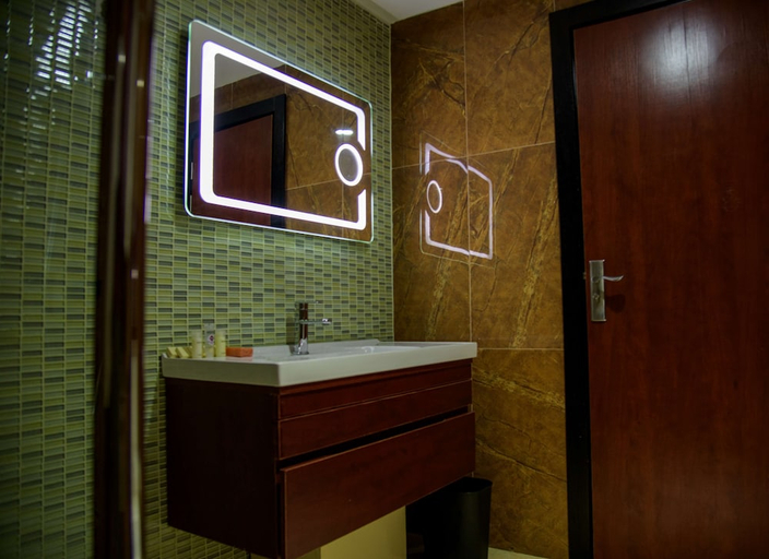 Bathroom 5, Best Western Plus Soaho Douala Airport, Wouri