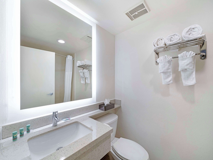 Bathroom 5, Best Western Posada Royale Hotel & Suites, Ventura