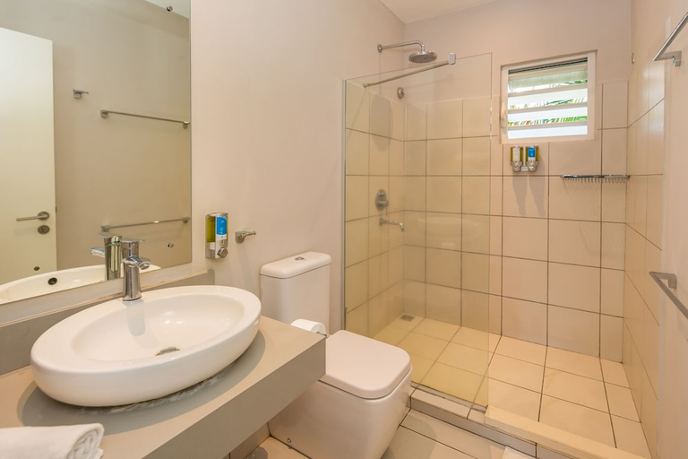 Bathroom 5, Mon Choisy Beach R