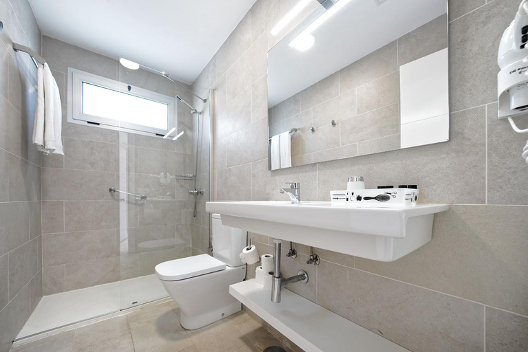 Bathroom 3, ConMar, Las Palmas