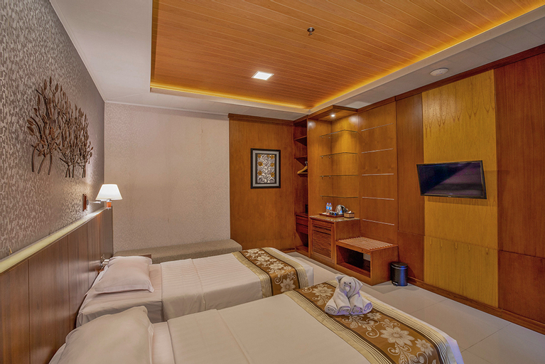 Bedroom 13