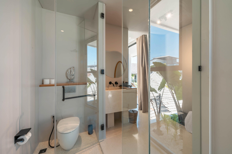 Bathroom 4, Berawa Breeze: Chic 4BR Beachside Oasis with Sauna, Badung