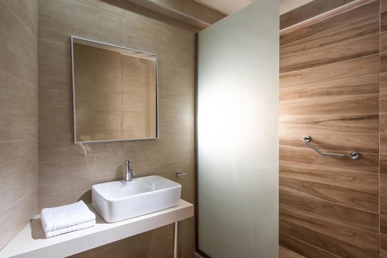 Bathroom 3, Lofos Apartments, Crete