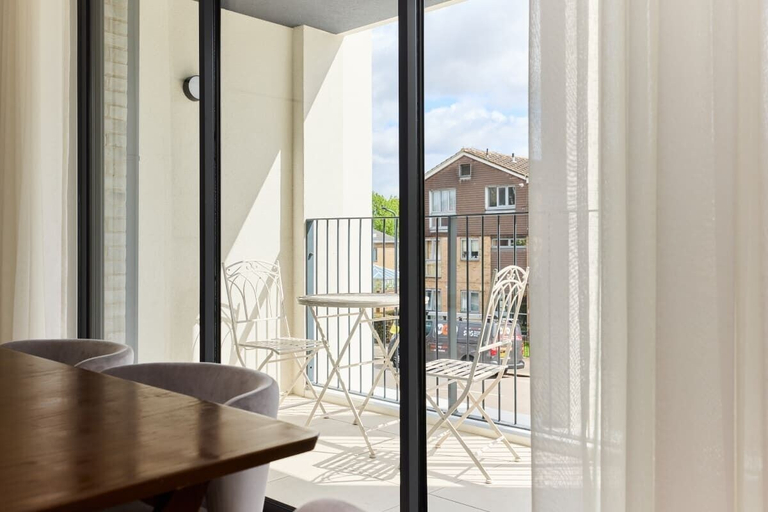 Others 4, The Brondesbury Place - Bright 2bdr Flat With Balcony + Parking, London