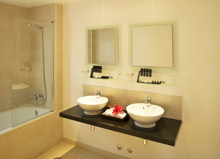 Bathroom 5, Melia Tortuga Beach Resort and Spa